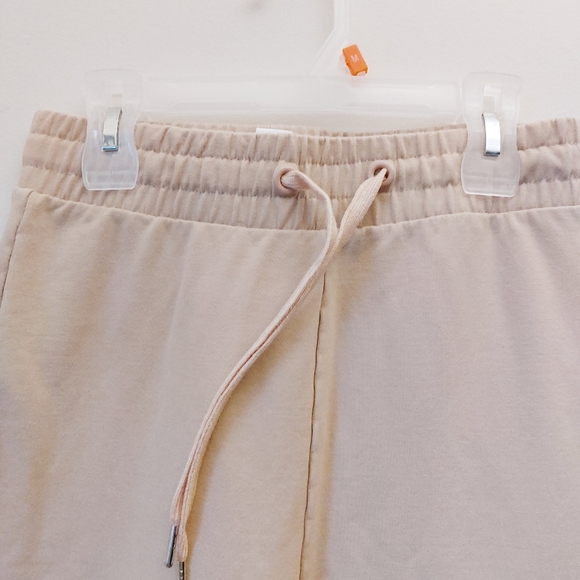 Beige jogger set - Picture 8 of 8